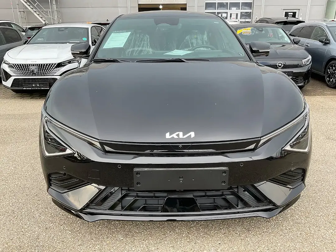Kia EV6 - Thumbnail 3
