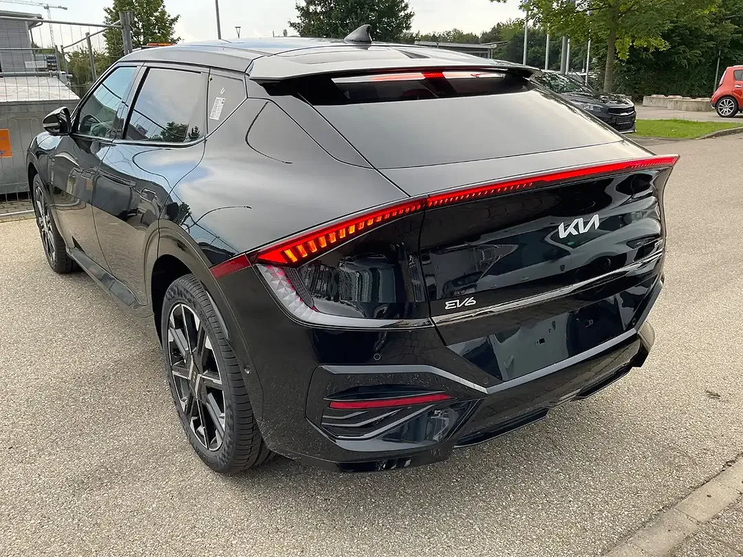 Kia EV6 - Thumbnail 4