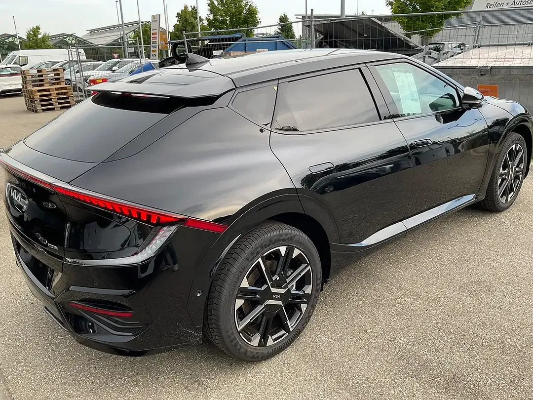 Kia EV6 - Thumbnail 5