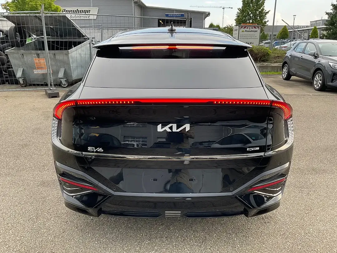 Kia EV6 - Thumbnail 6
