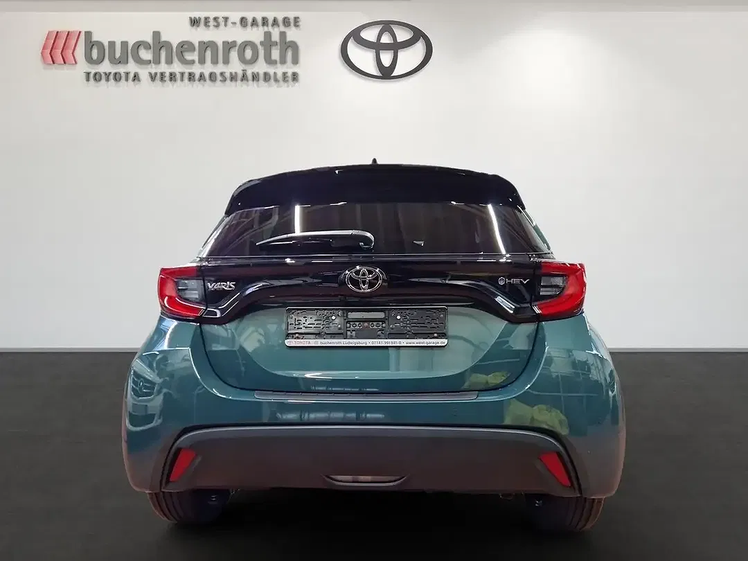 Toyota Yaris - Thumbnail 6