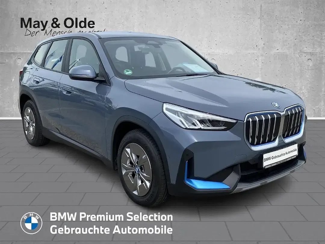 BMW iX1 - Thumbnail 4