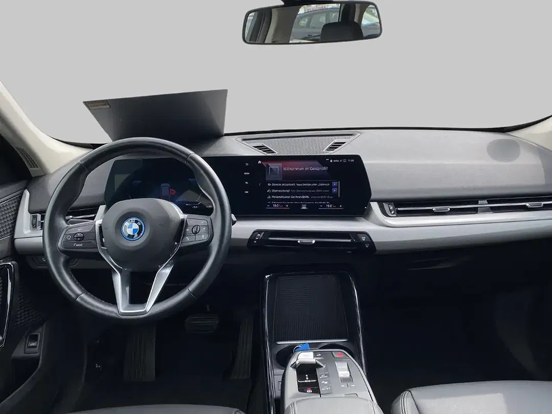 BMW iX1 - Thumbnail 7