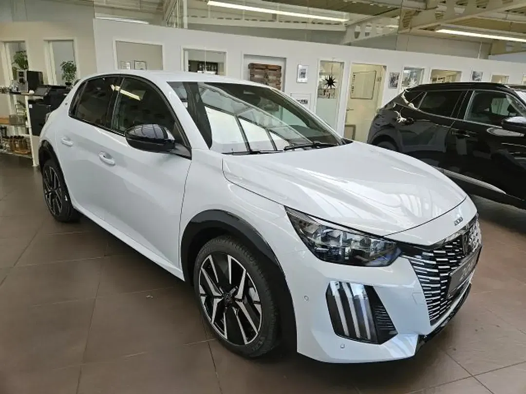 Peugeot 208 - Thumbnail 1