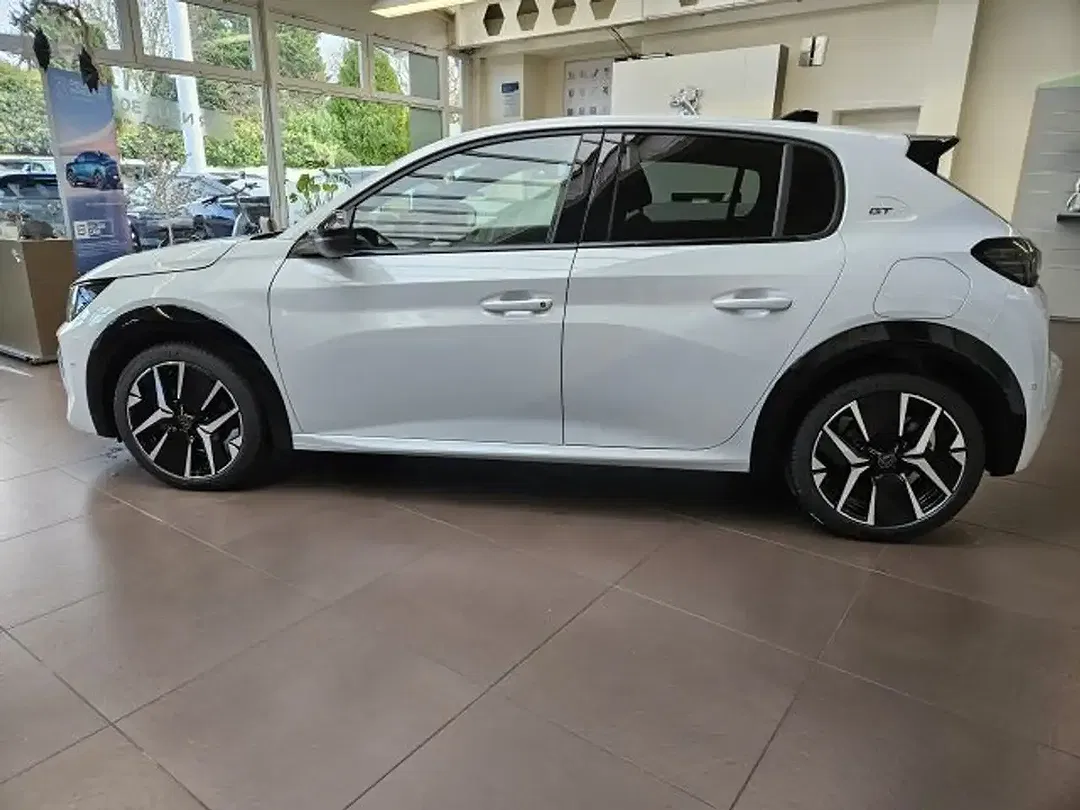 Peugeot 208 - Thumbnail 16
