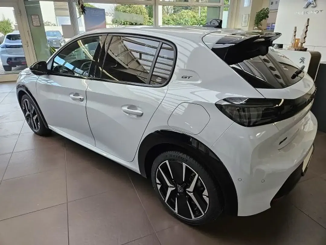 Peugeot 208 - Thumbnail 7