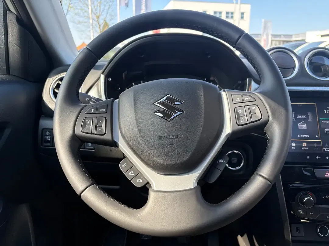 Suzuki Vitara - Thumbnail 14