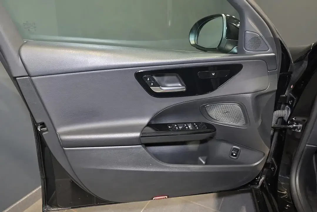 Mercedes-Benz C 200 - Thumbnail 16