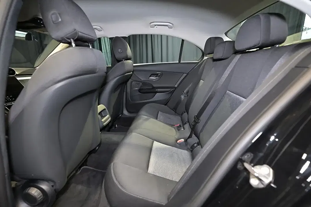 Mercedes-Benz C 200 - Thumbnail 6