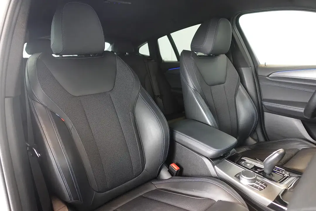 BMW X4 - Thumbnail 6