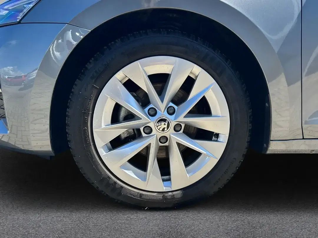 Skoda Octavia - Thumbnail 5