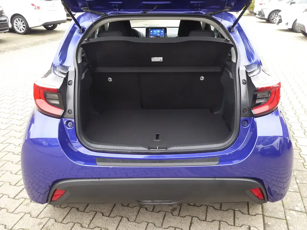 Toyota Yaris - Thumbnail 11