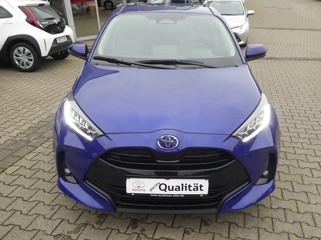 Toyota Yaris - Thumbnail 2