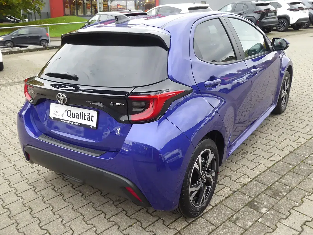Toyota Yaris - Thumbnail 4