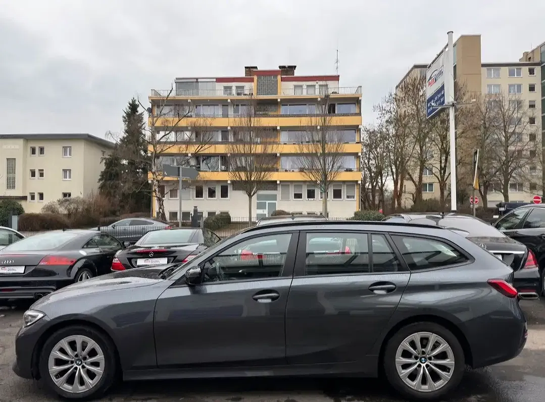 BMW 318 - Thumbnail 8