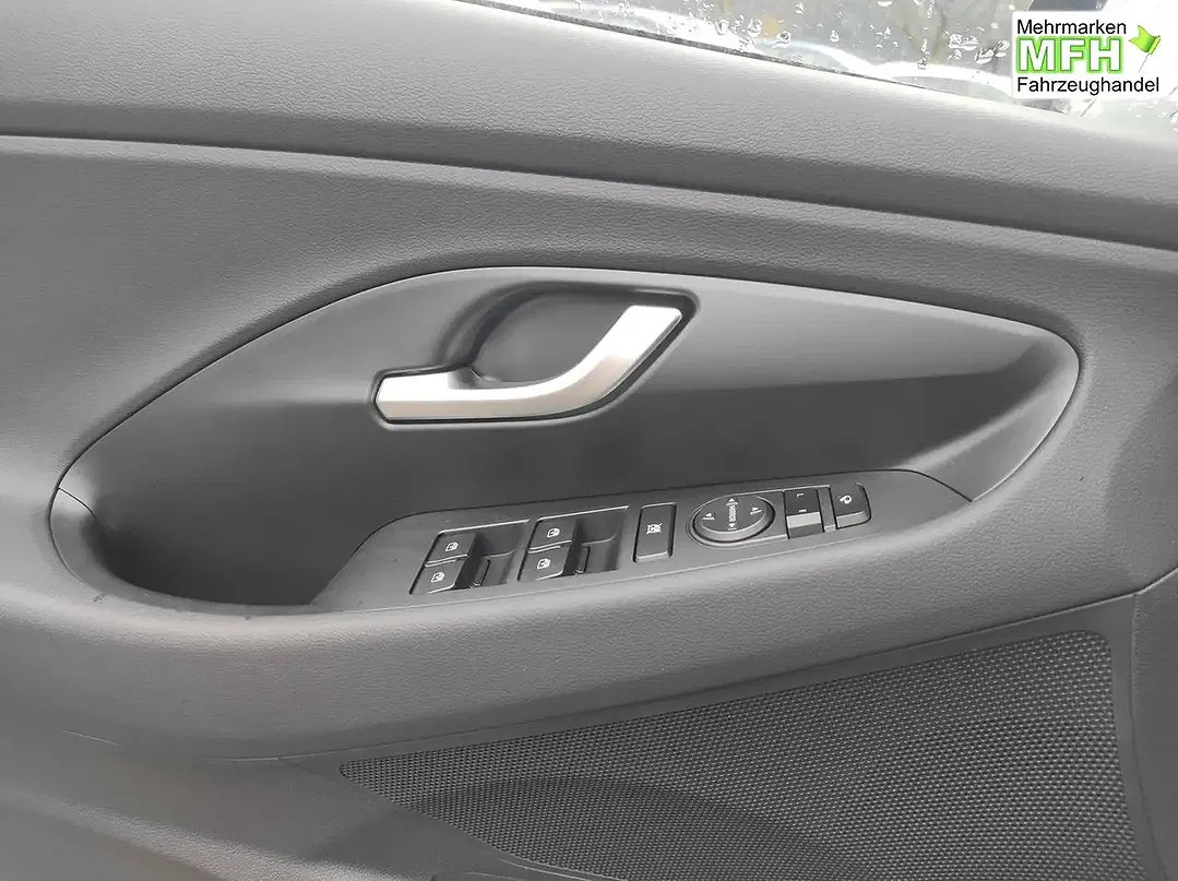 Hyundai i30 - Thumbnail 10