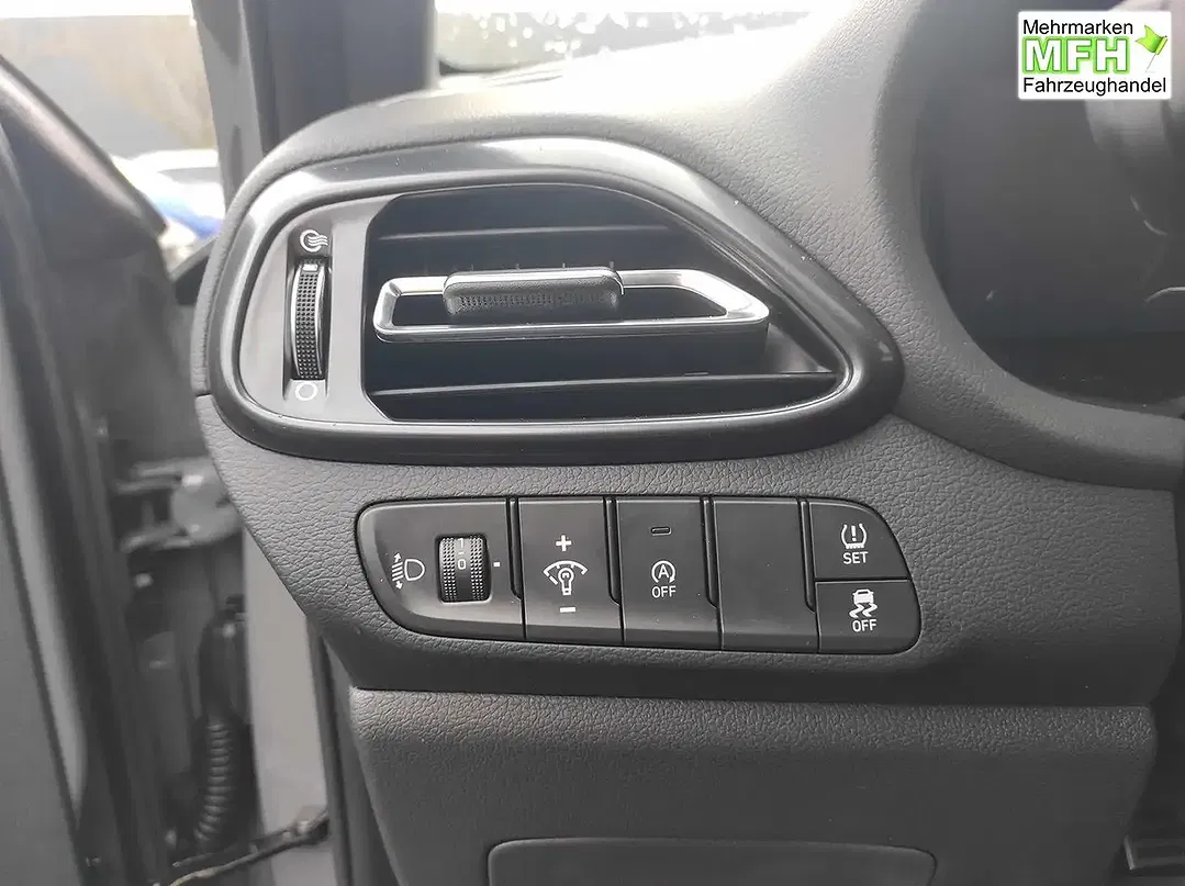 Hyundai i30 - Thumbnail 11