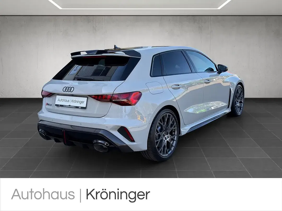 Audi RS3 - Thumbnail 2