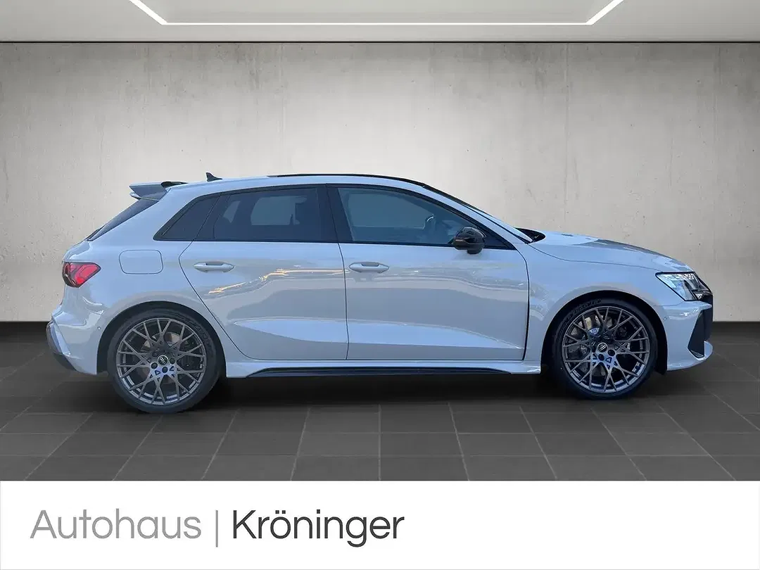 Audi RS3 - Thumbnail 4