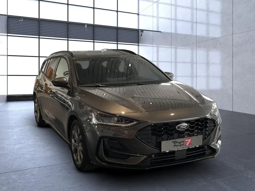 Ford Focus - Thumbnail 5