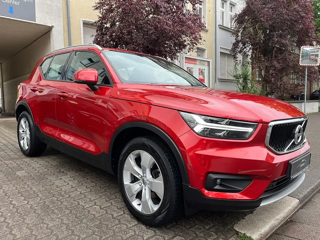 Volvo XC40 - Thumbnail 3