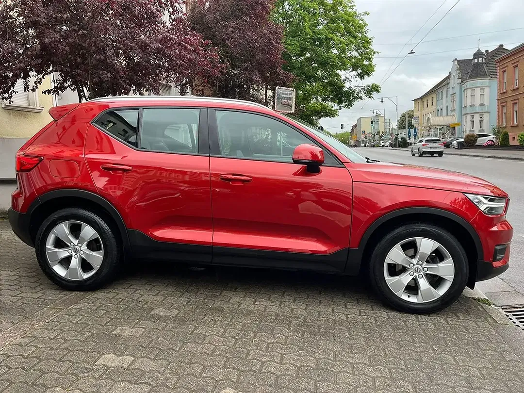 Volvo XC40 - Thumbnail 4