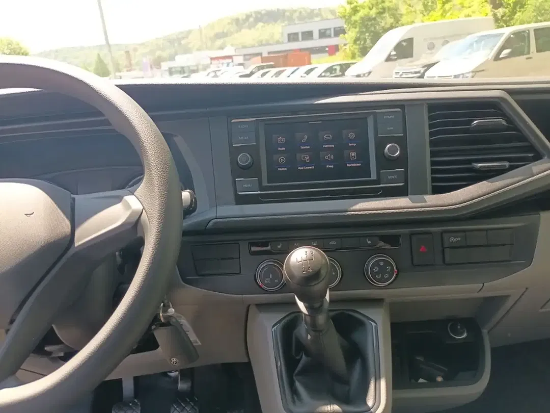 Volkswagen Transporter - Thumbnail 11
