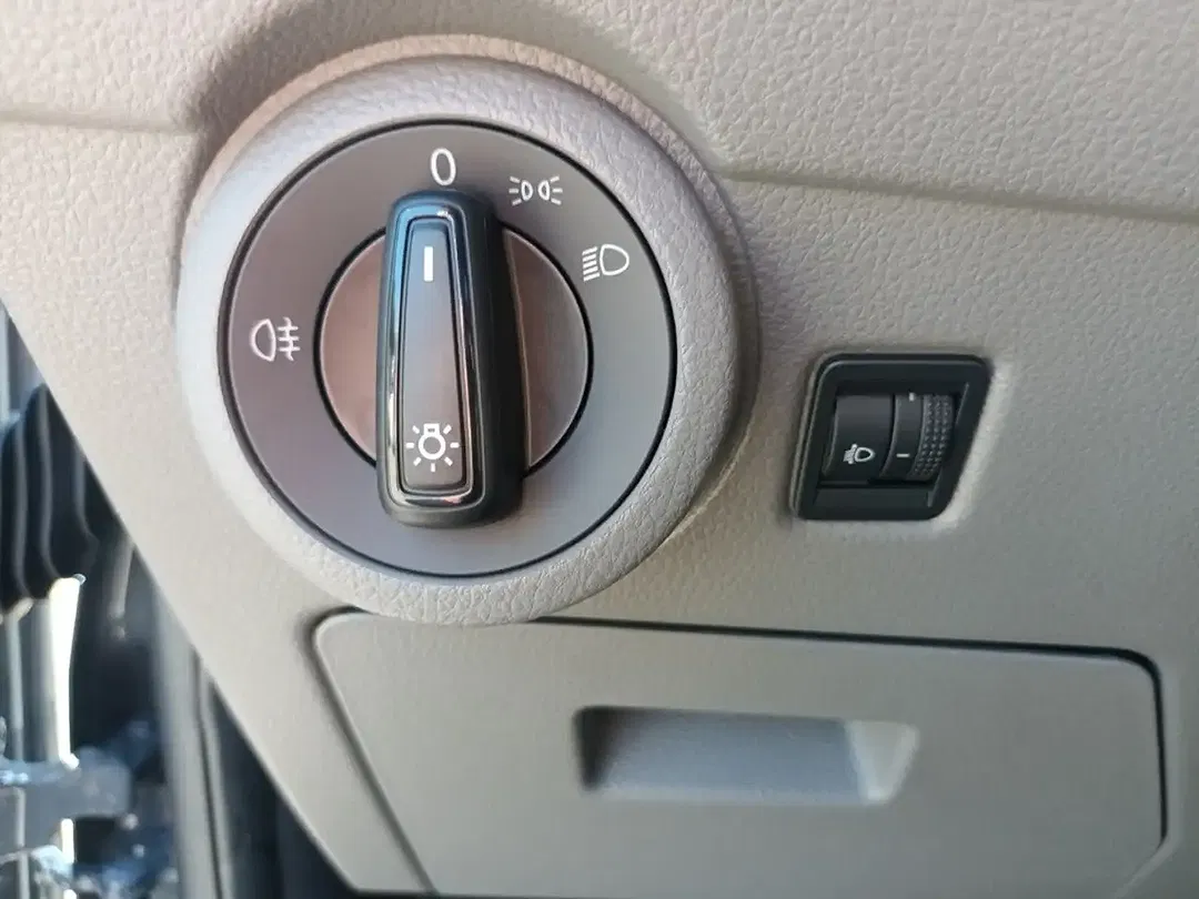 Volkswagen Transporter - Thumbnail 13