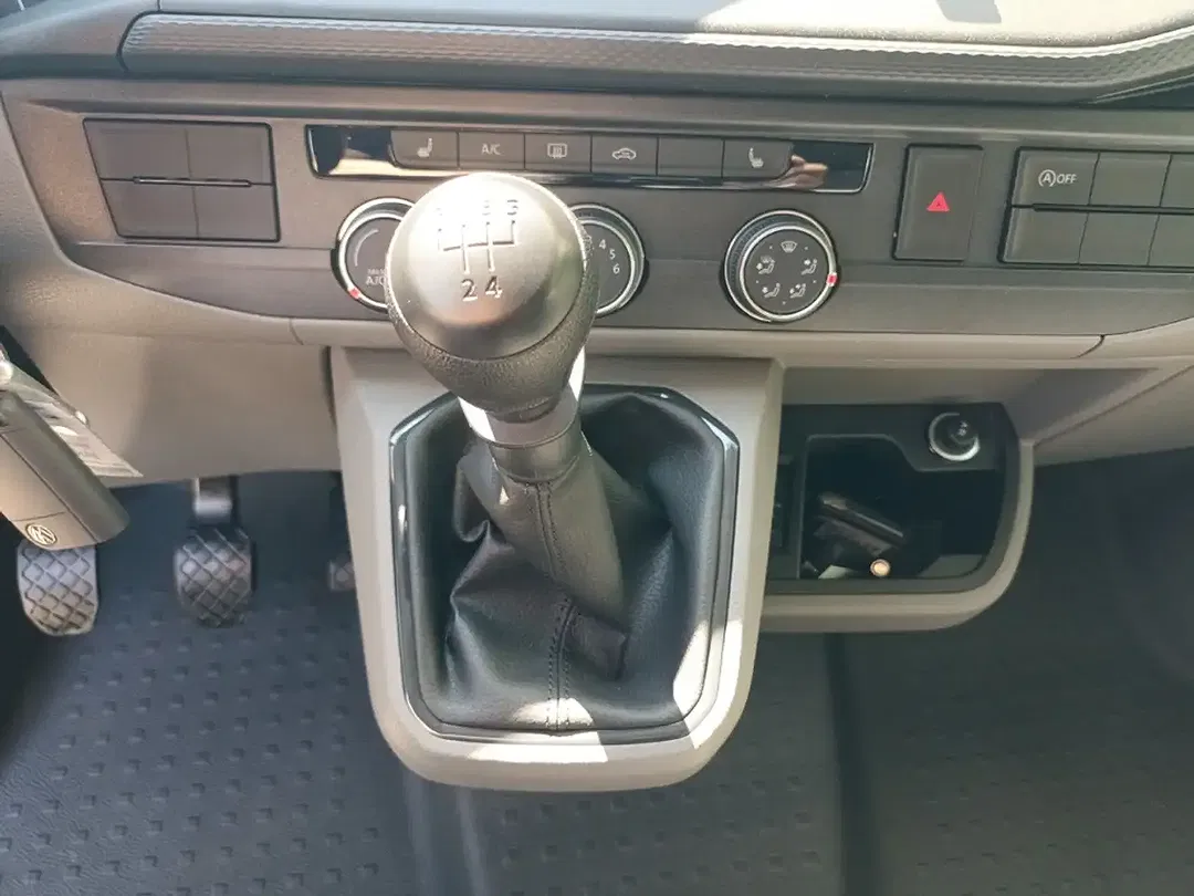 Volkswagen Transporter - Thumbnail 15