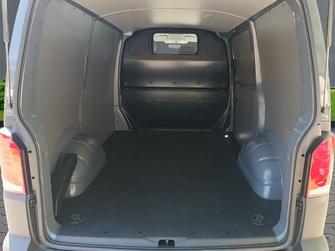 Volkswagen Transporter - Thumbnail 5