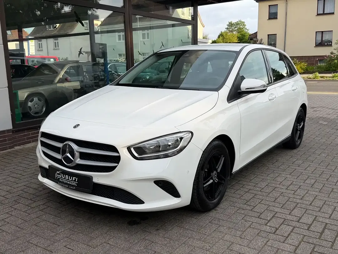 Mercedes-Benz B 180