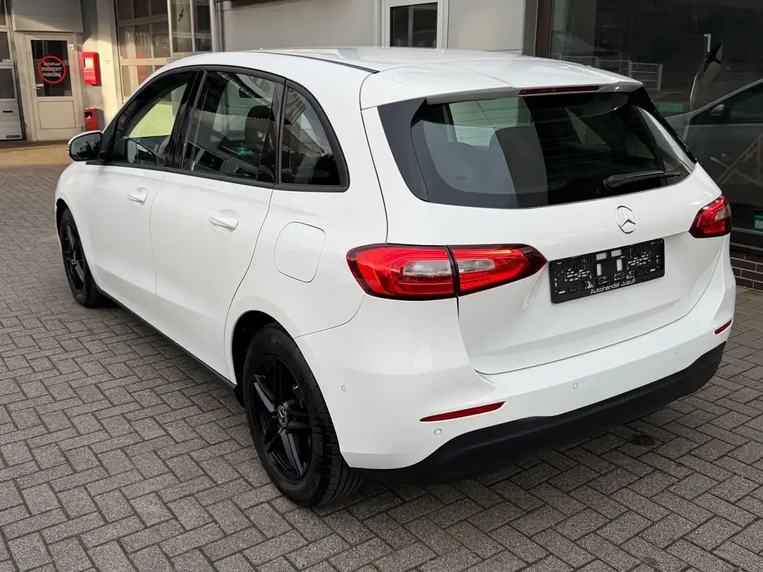 Mercedes-Benz B 180 - Thumbnail 2