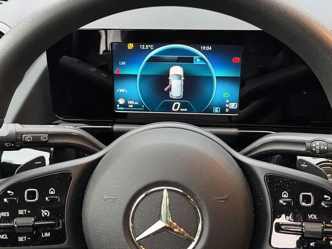 Mercedes-Benz B 180 - Thumbnail 9