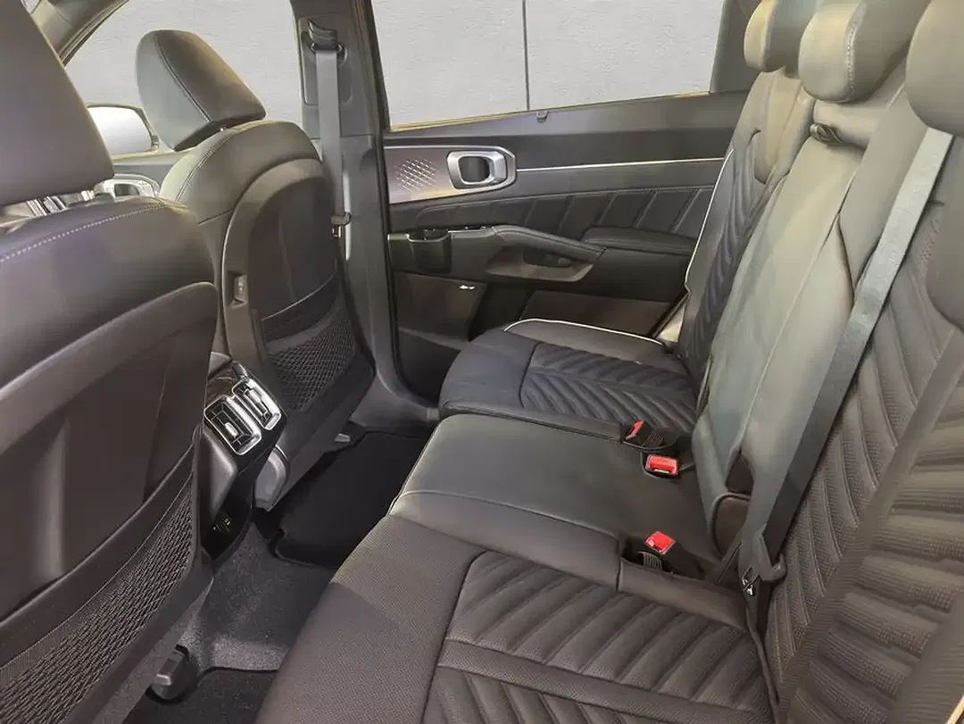 Kia Sorento - Thumbnail 15