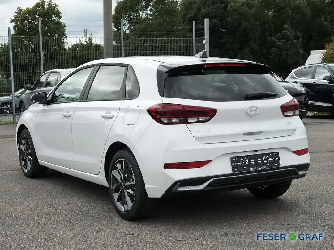 Hyundai i30 - Thumbnail 2