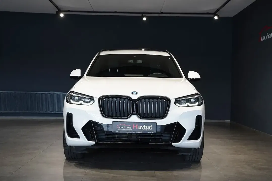 BMW X3 - Thumbnail 2