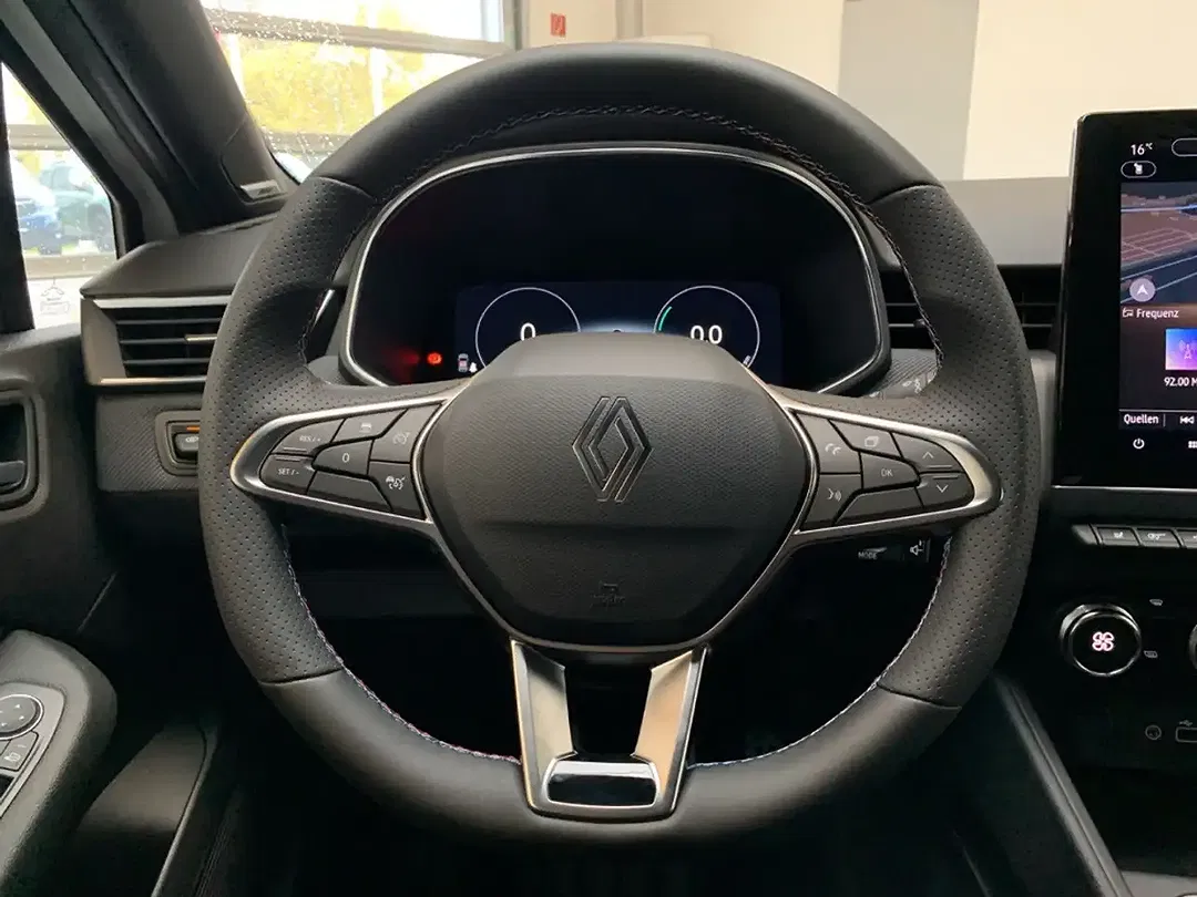 Renault Clio - Thumbnail 15
