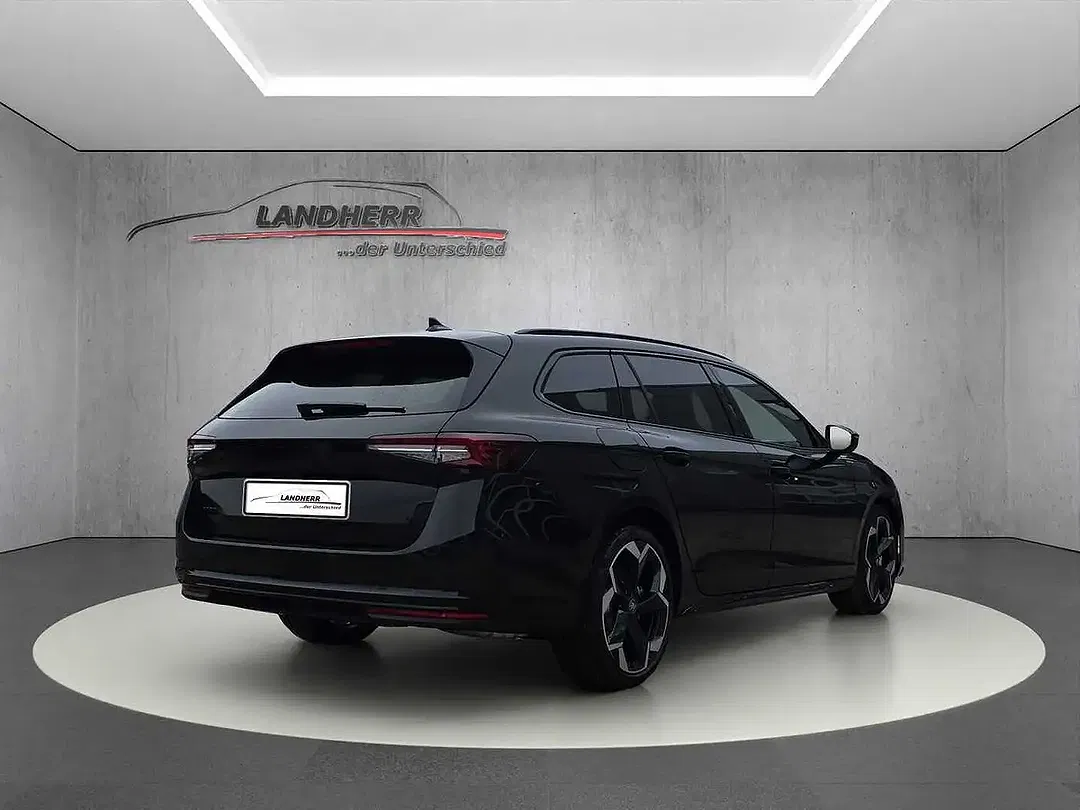 Skoda Superb - Thumbnail 3