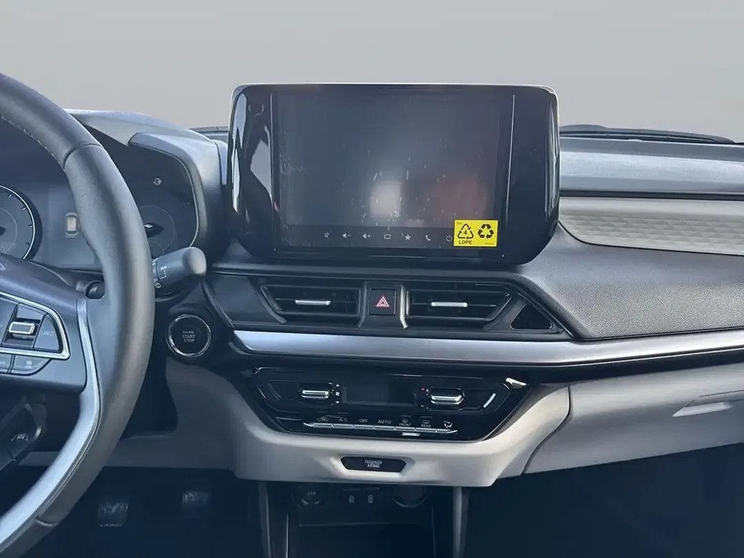 Suzuki Swift - Thumbnail 11
