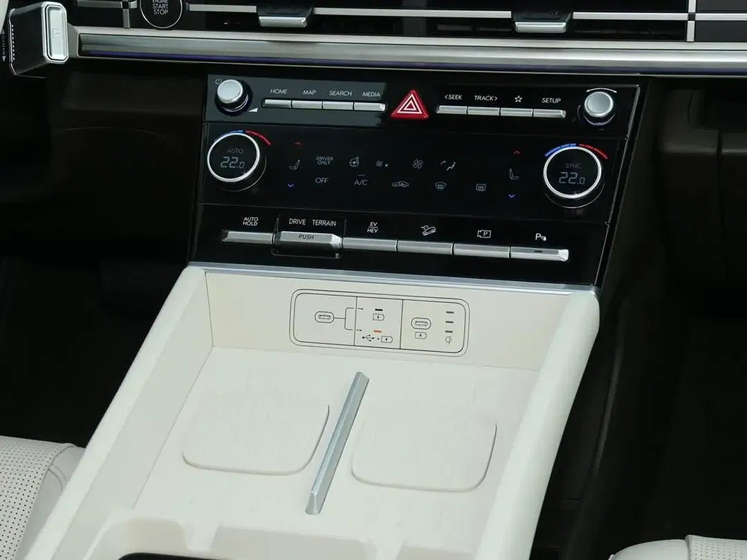 Hyundai SANTA FE - Thumbnail 8