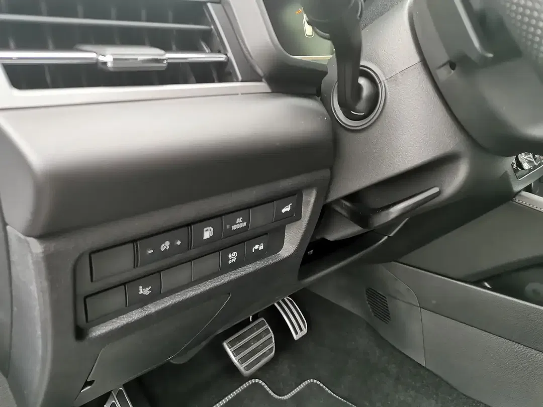 Mitsubishi Outlander - Thumbnail 11