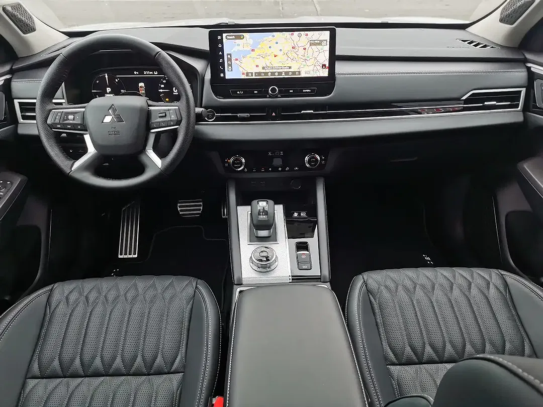 Mitsubishi Outlander - Thumbnail 14