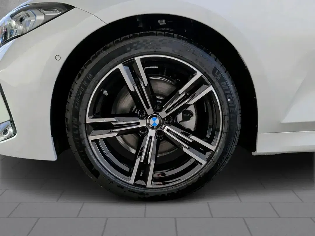 BMW 320 - Thumbnail 6