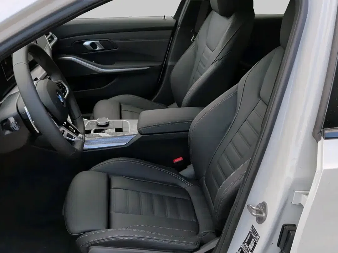 BMW 320 - Thumbnail 9