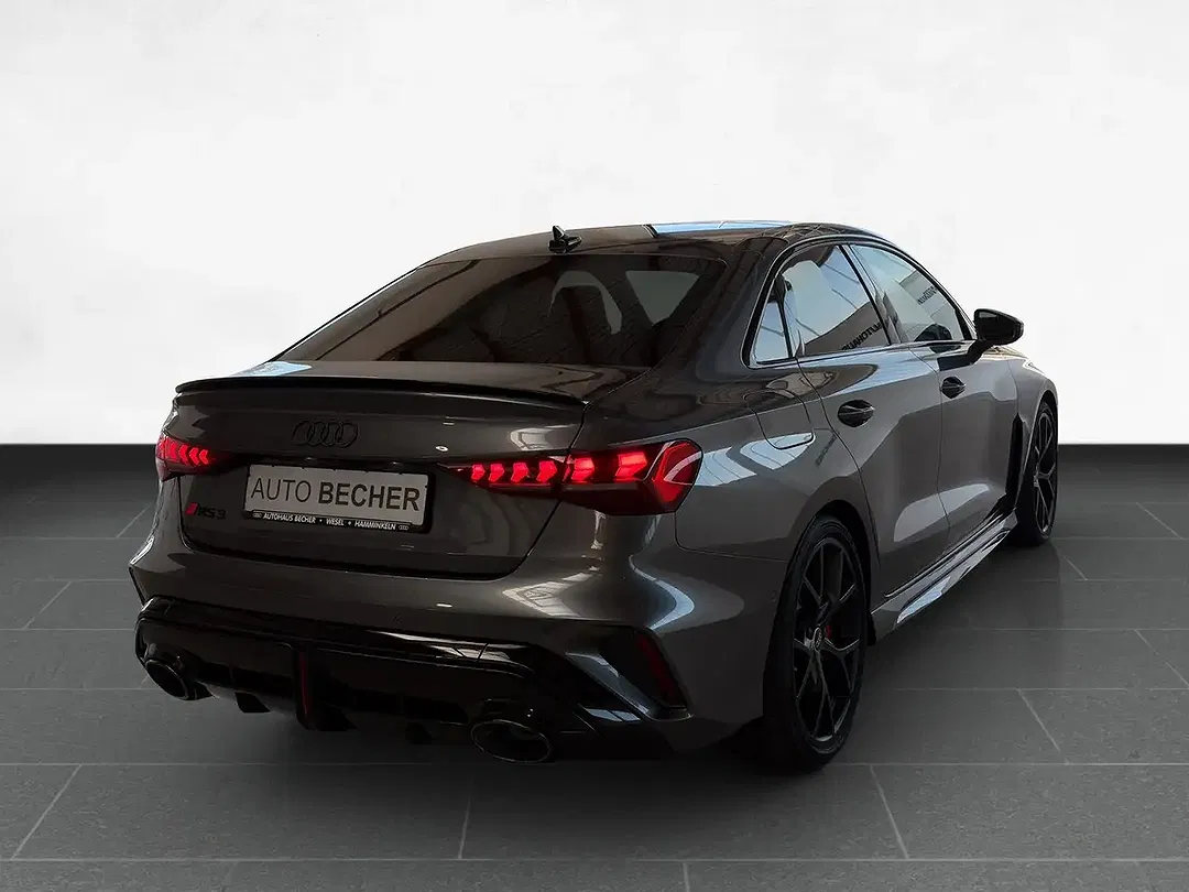 Audi RS3 - Thumbnail 3