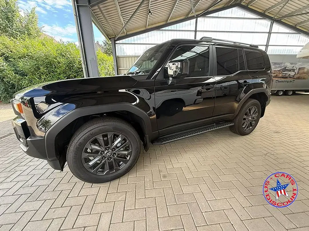 Toyota Land Cruiser - Thumbnail 3