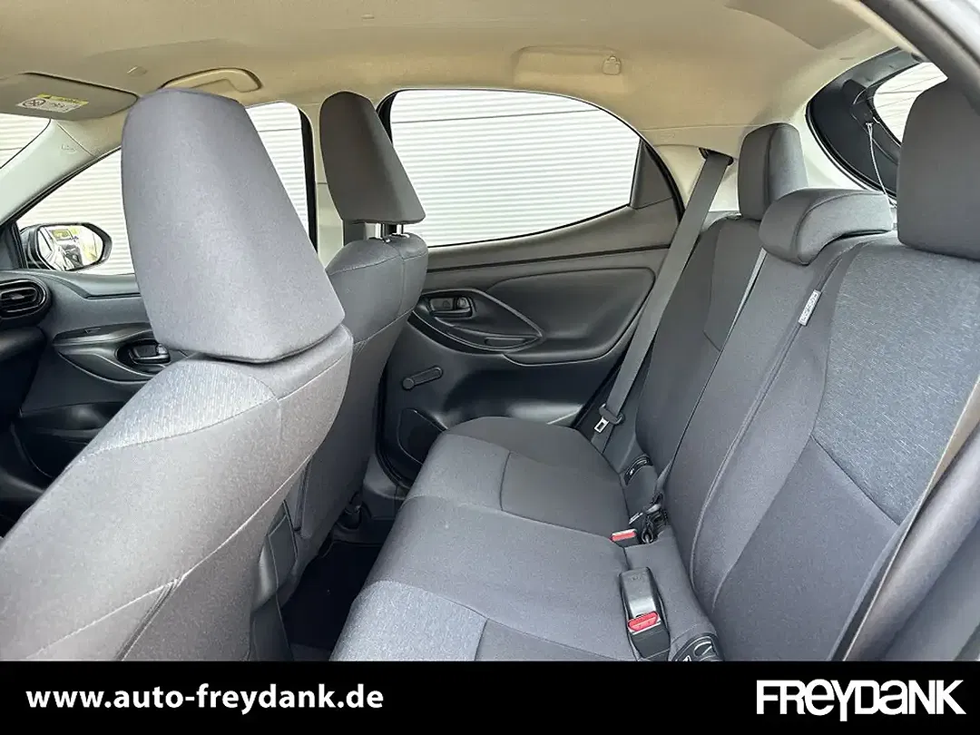 Mazda 2 - Thumbnail 11