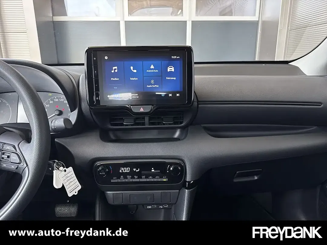Mazda 2 - Thumbnail 13