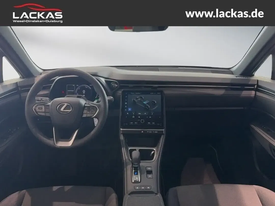 Lexus LBX - Thumbnail 10