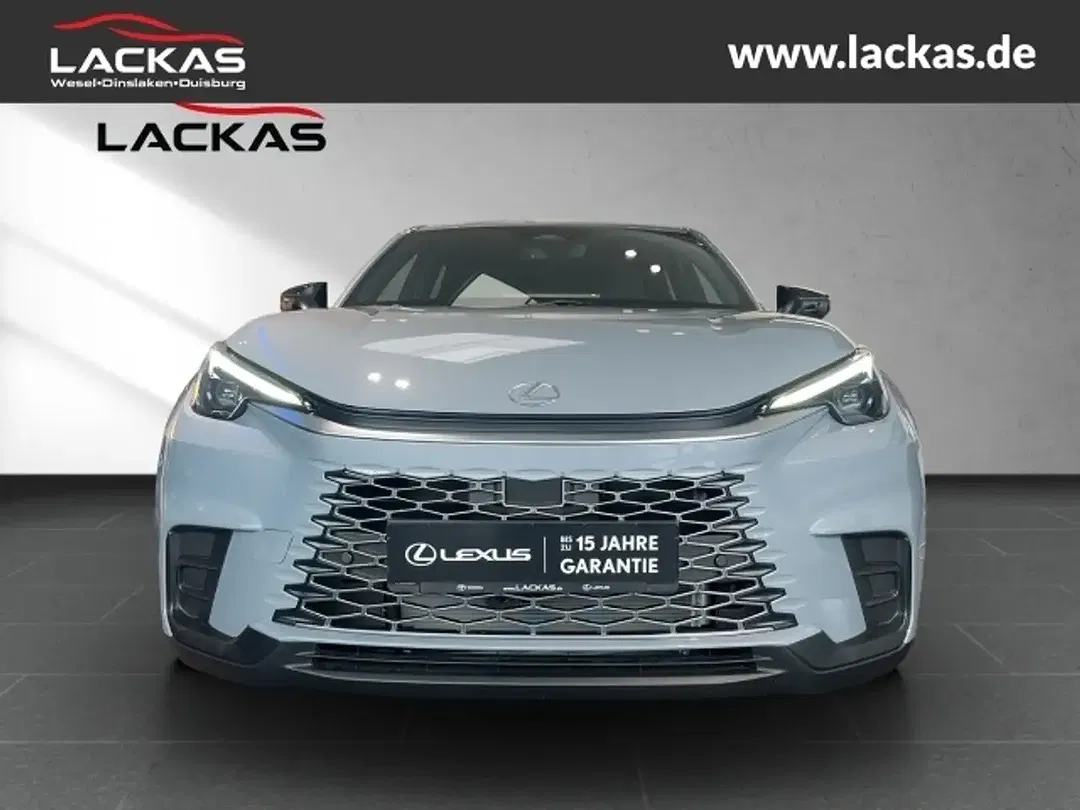 Lexus LBX - Thumbnail 2